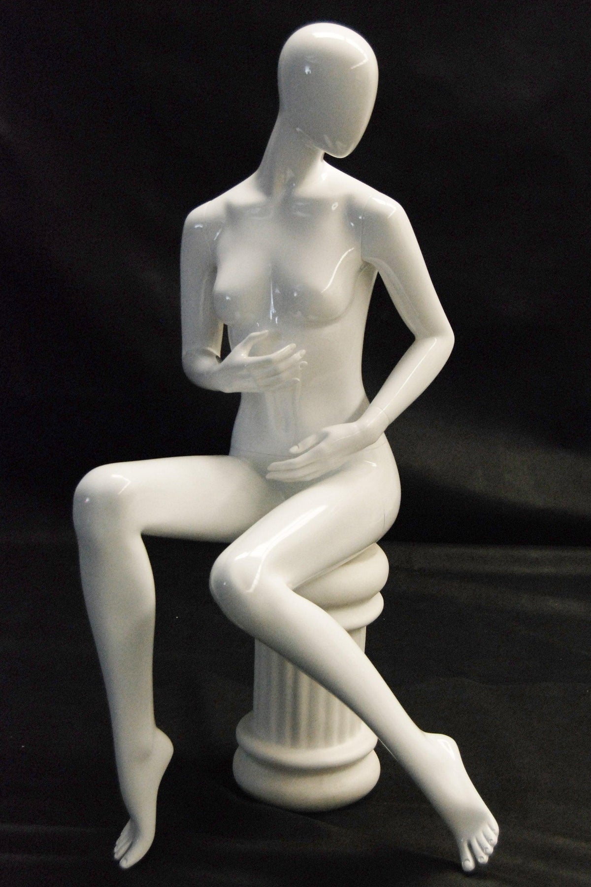 EGGHEAD FEMALE SITTING MANNEQUIN MM-RC9 - Mannequin Mall