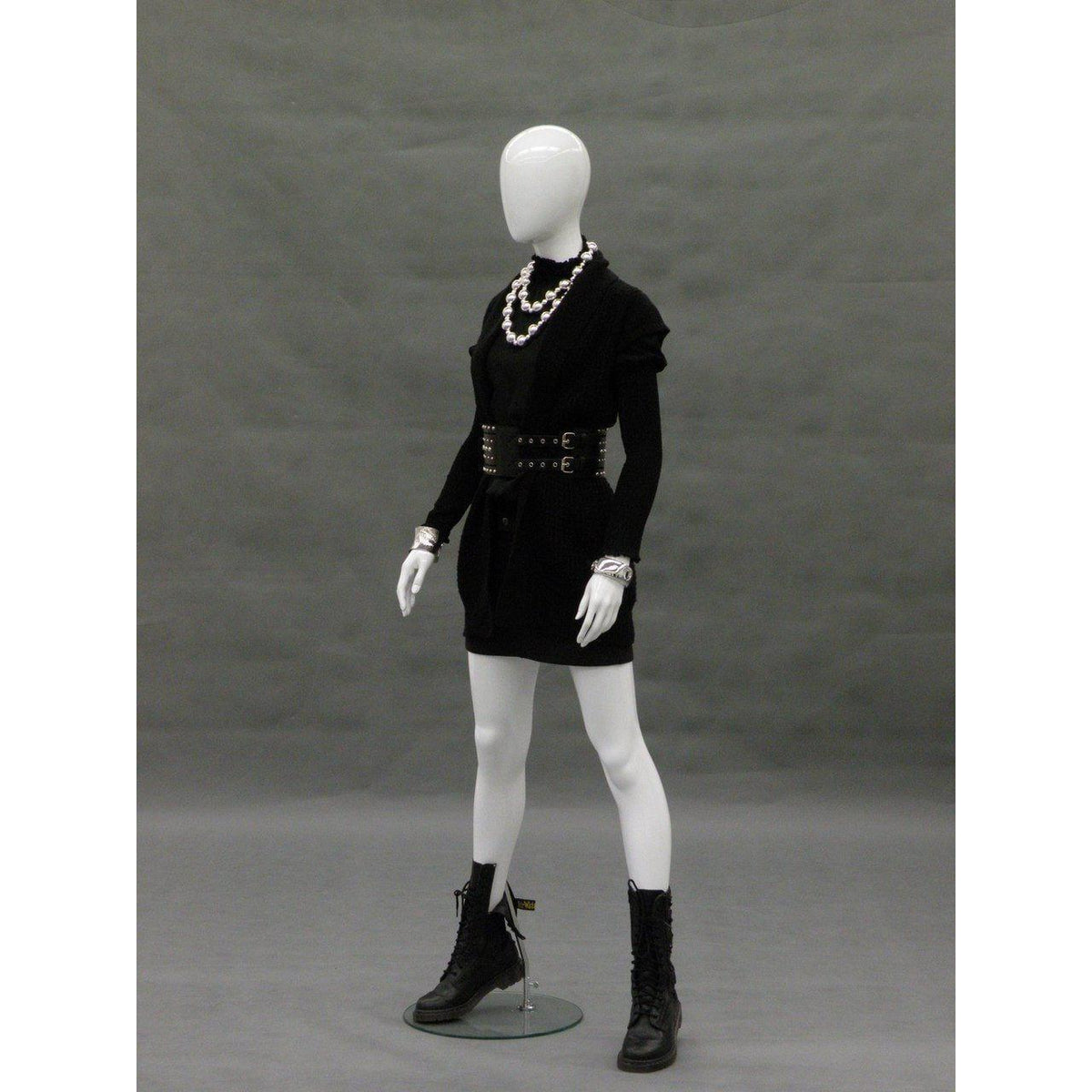 Egghead Female Mannequin MM-RGF11W - Mannequin Mall